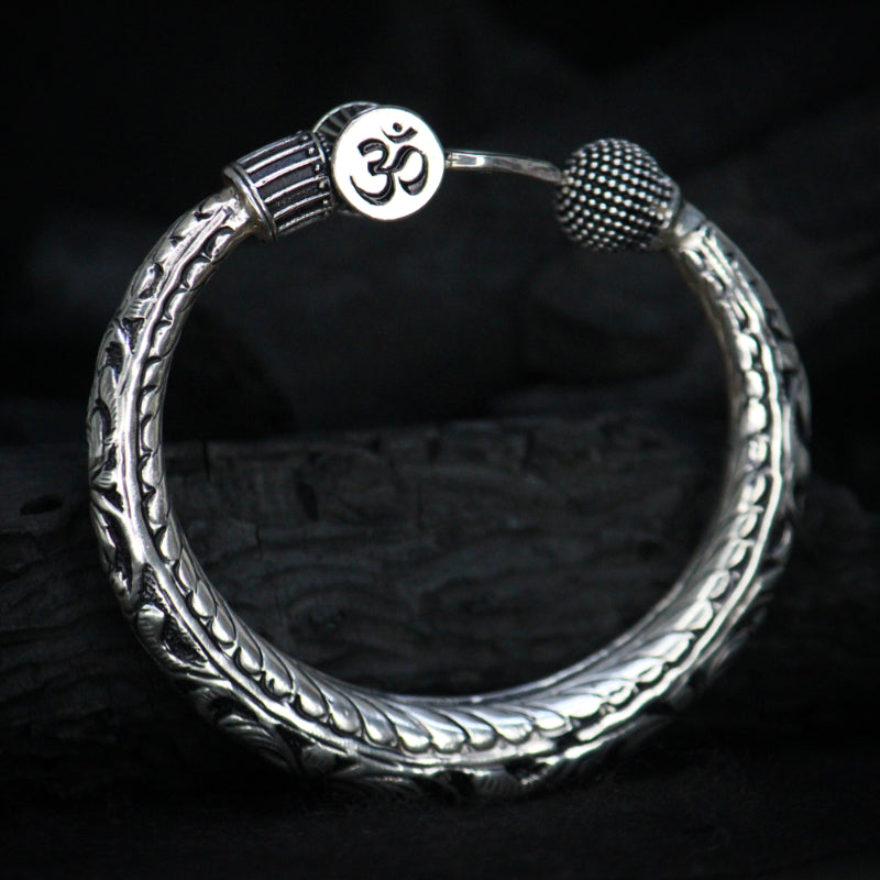 Om namo shivay kara Hindu kada trishul trident rudraksha bead bracelet