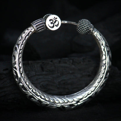 Om namo shivay kara Hindu kada trishul trident rudraksha bead bracelet